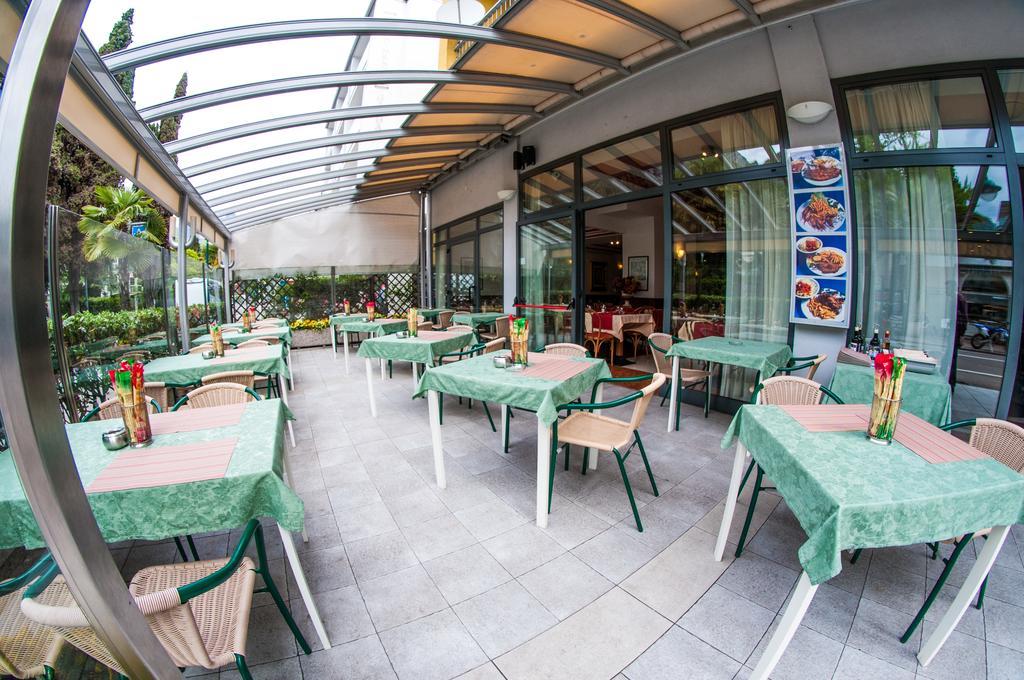 Hotel Primo Riva del Garda Exteriör bild